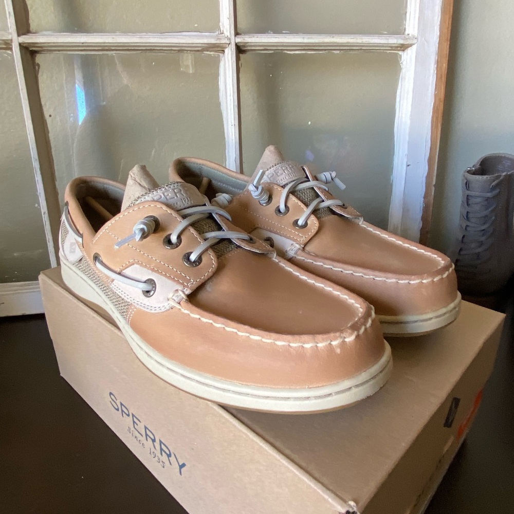 Women's Sherry Size 9 wide